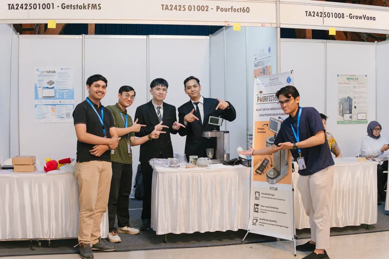 ITB Students Intern at Qimtronics, Hold a Session and Exhibition of Works — supporting photo