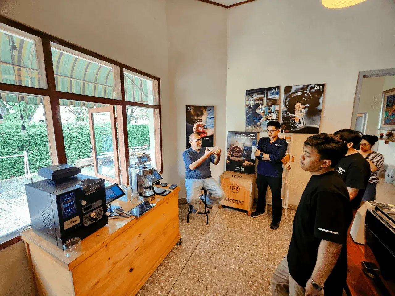 Qimtronics Introduces Qohua Products at Suji Experience Bar Coffee Shop and Visits Pudak Gede Bage Factory