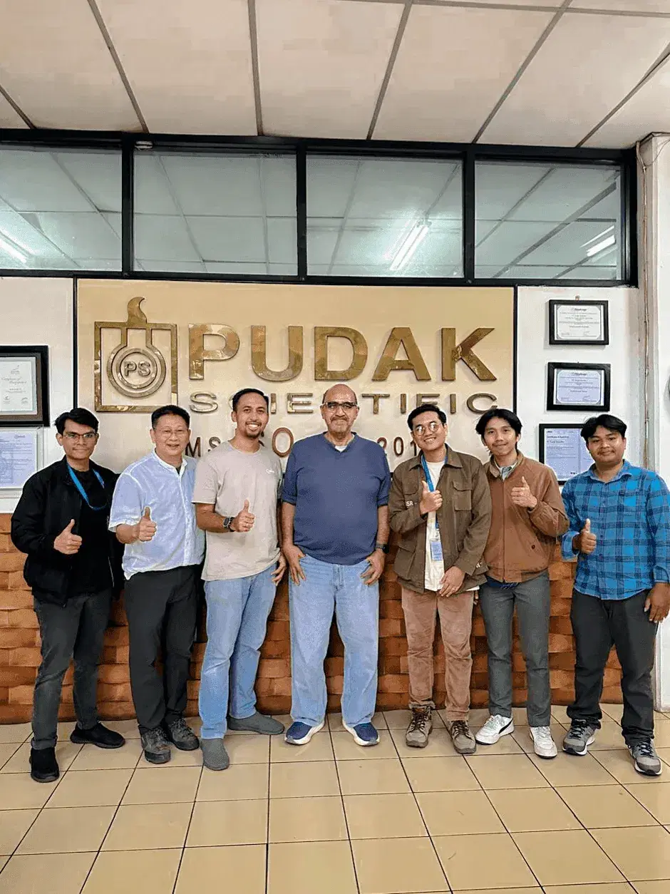Qimtronics Introduces Qohua Products at Suji Experience Bar Coffee Shop and Visits Pudak Gede Bage Factory — supporting photo