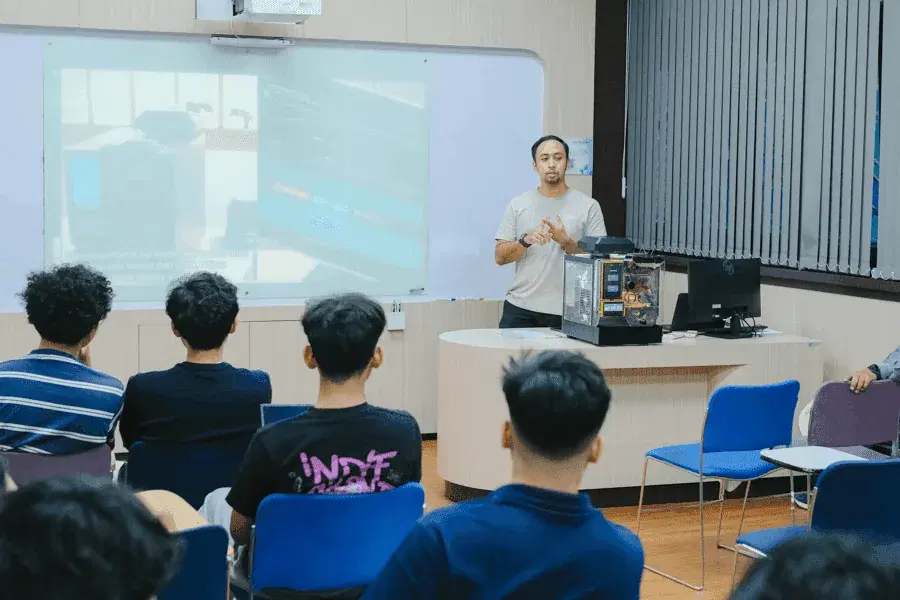 From Finance to Technology: New Insights for SBM ITB Students — supporting photo